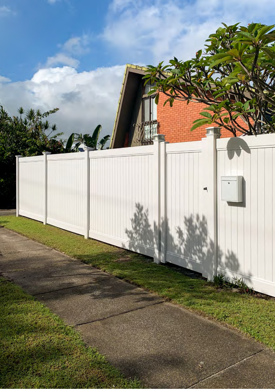 Residential poly vinyl fence installation